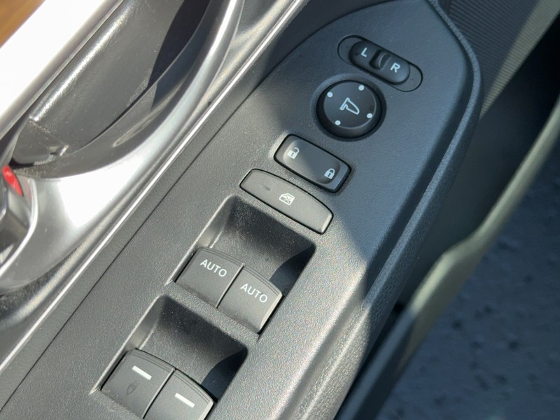 Honda CR-V Vehicle Image 22