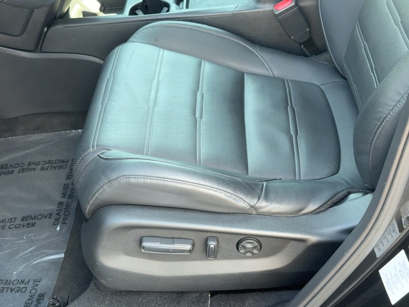 Honda CR-V Vehicle Image 23