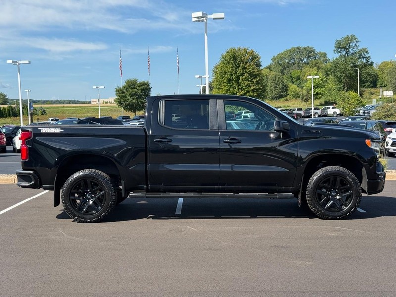 Chevrolet Silverado 1500 Vehicle Full-screen Gallery Image 02