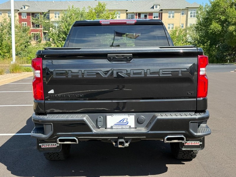 Chevrolet Silverado 1500 Vehicle Full-screen Gallery Image 04