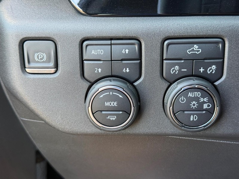 Chevrolet Silverado 1500 Vehicle Full-screen Gallery Image 22