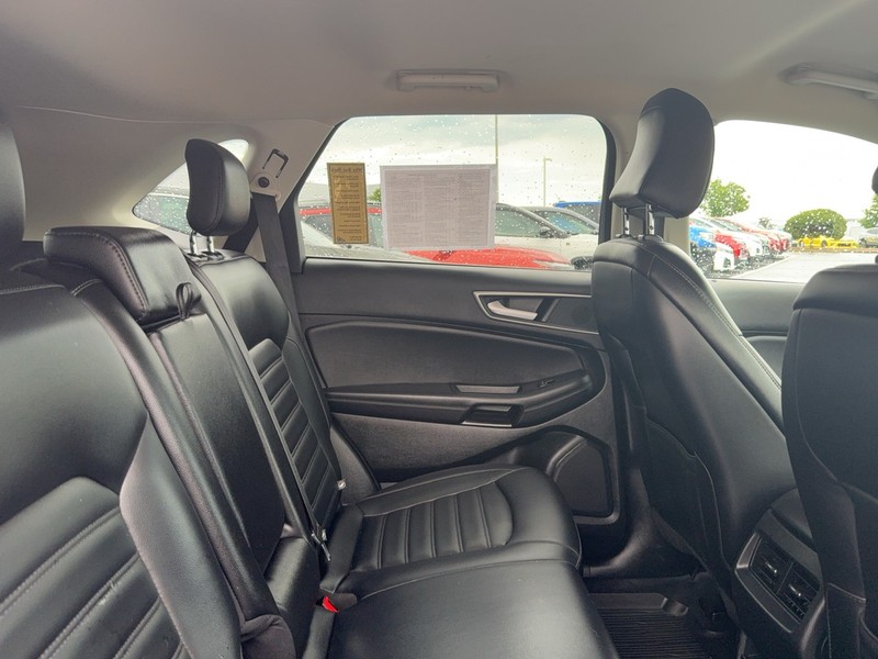 Ford Edge Vehicle Image 10