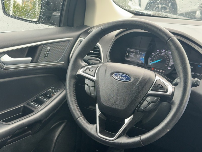 Ford Edge Vehicle Image 14