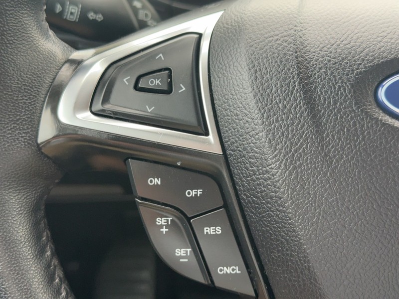 Ford Edge Vehicle Image 16