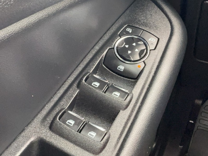 Ford Edge Vehicle Image 21