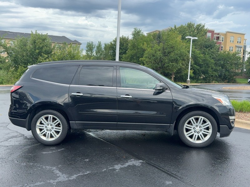 Chevrolet Traverse Vehicle Image 02