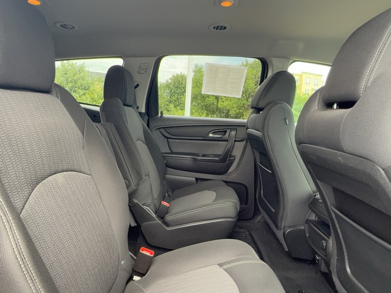 Chevrolet Traverse Vehicle Image 11