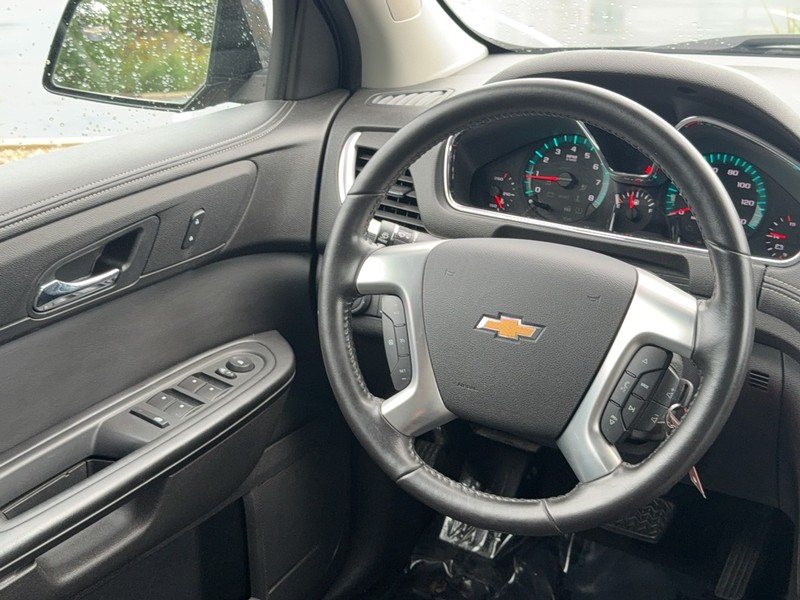Chevrolet Traverse Vehicle Image 15