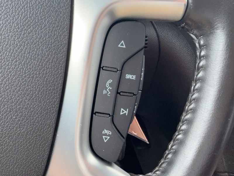 Chevrolet Traverse Vehicle Image 18