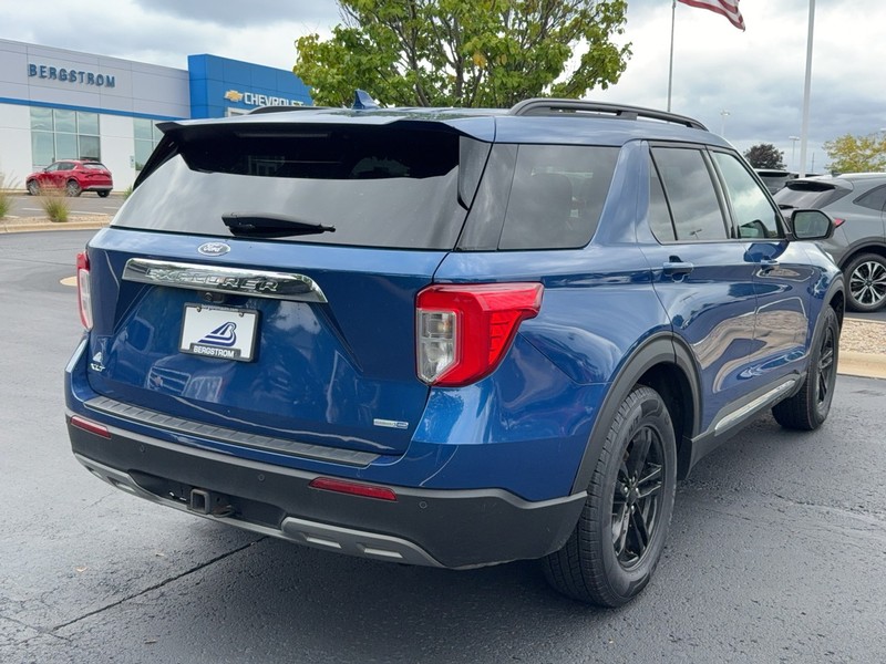 Ford Explorer Vehicle Image 03