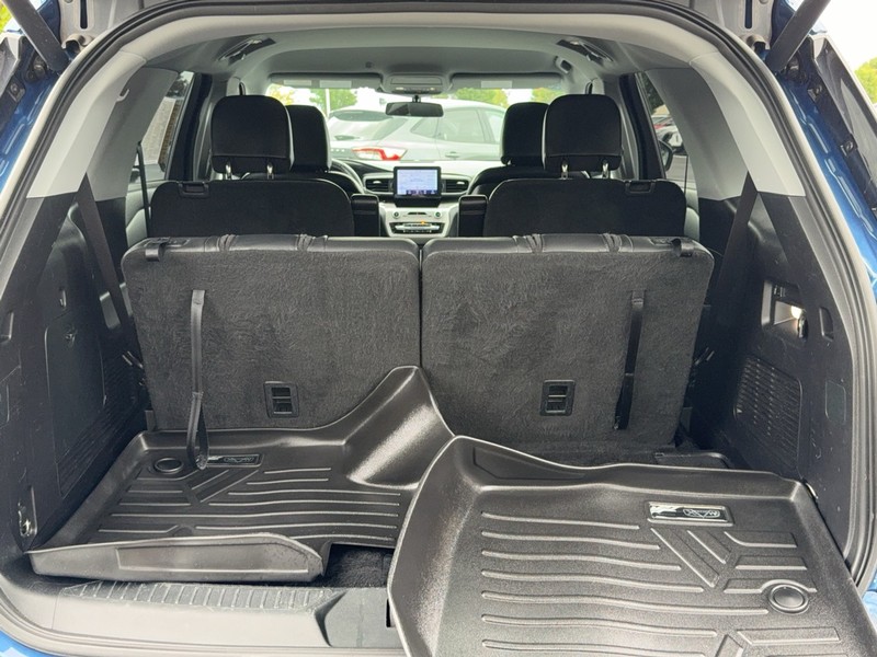 Ford Explorer Vehicle Image 05
