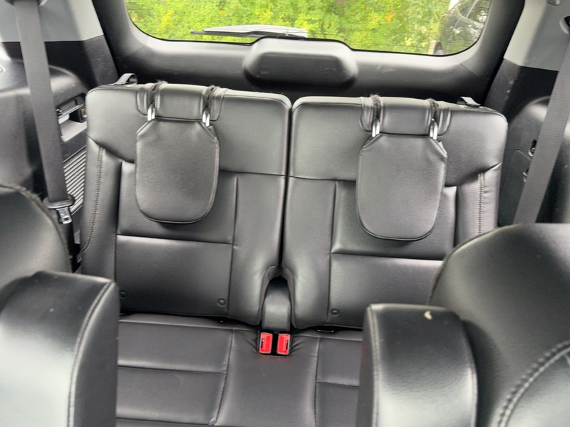 Ford Explorer Vehicle Image 10
