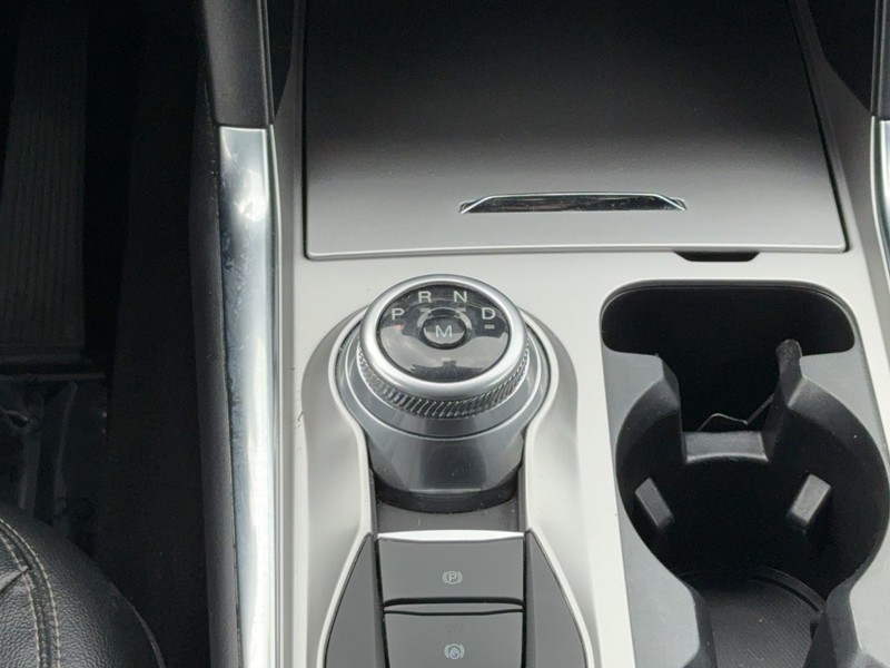 Ford Explorer Vehicle Image 14