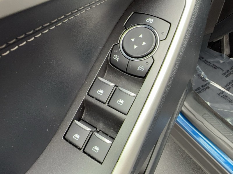Ford Explorer Vehicle Image 23