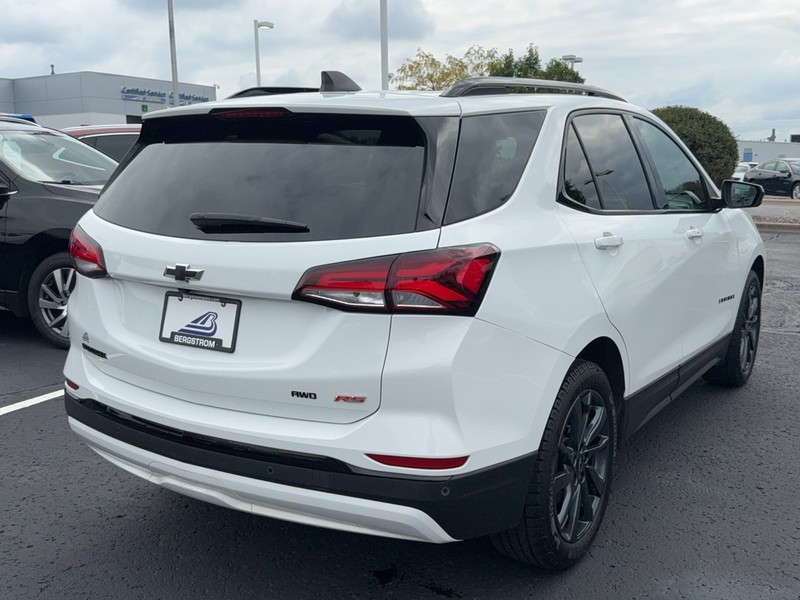 Chevrolet Equinox Vehicle Full-screen Gallery Image 03