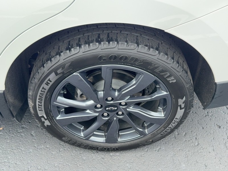 Chevrolet Equinox Vehicle Full-screen Gallery Image 07