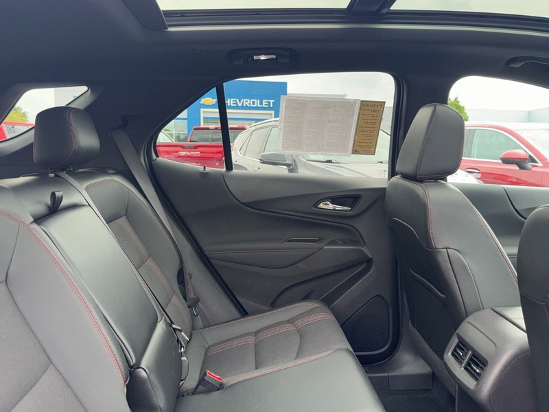Chevrolet Equinox Vehicle Full-screen Gallery Image 10