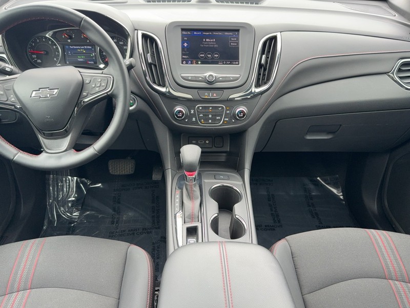 Chevrolet Equinox Vehicle Full-screen Gallery Image 11