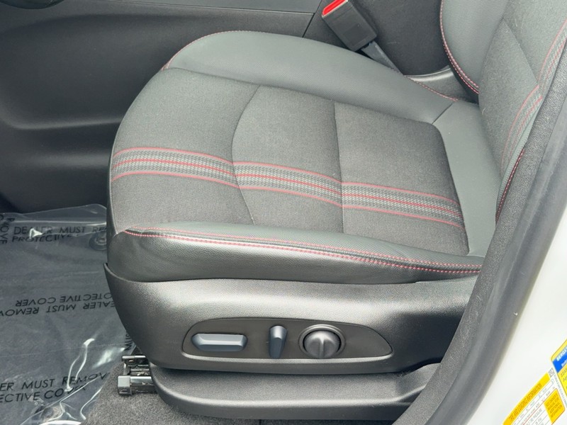 Chevrolet Equinox Vehicle Full-screen Gallery Image 23