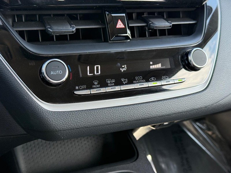 Toyota Corolla Vehicle Image 17