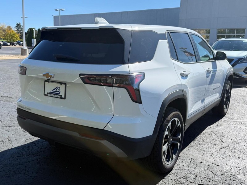 Chevrolet Equinox Vehicle Full-screen Gallery Image 03