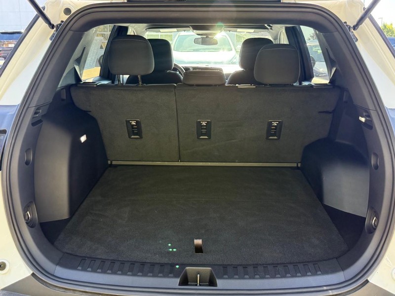 Chevrolet Equinox Vehicle Full-screen Gallery Image 05