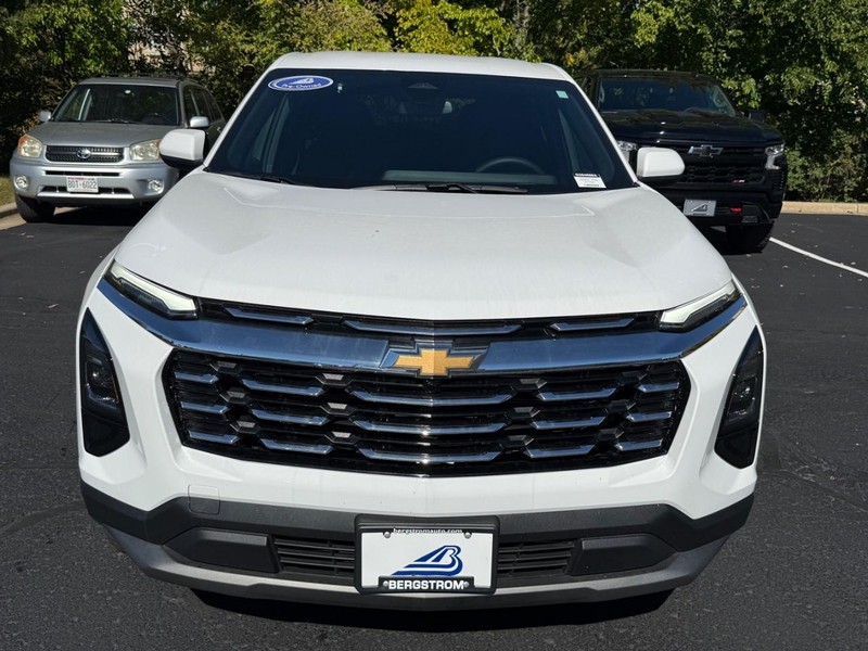 Chevrolet Equinox Vehicle Full-screen Gallery Image 09