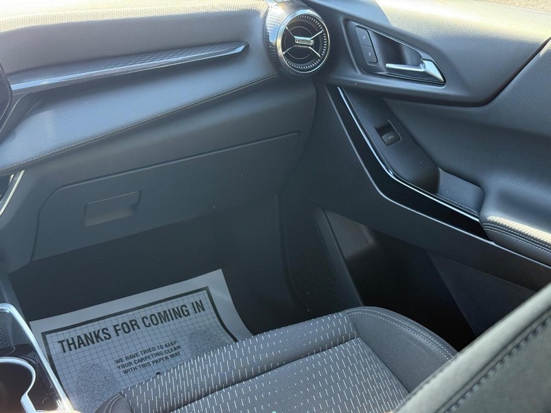 Chevrolet Equinox Vehicle Full-screen Gallery Image 14