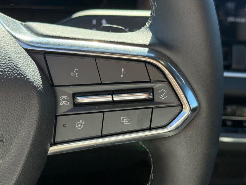 Chevrolet Equinox Vehicle Full-screen Gallery Image 16