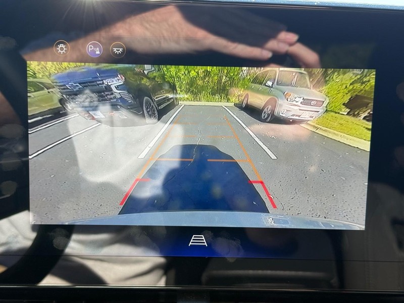 Chevrolet Equinox Vehicle Full-screen Gallery Image 19