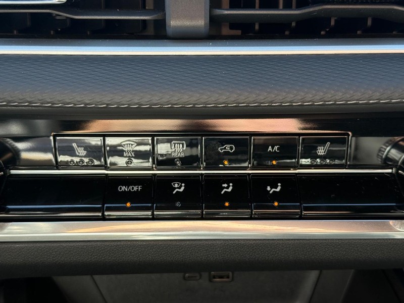 Chevrolet Equinox Vehicle Full-screen Gallery Image 20