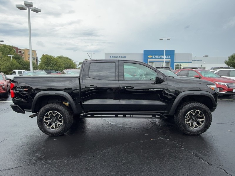 Chevrolet Colorado Vehicle Image 02