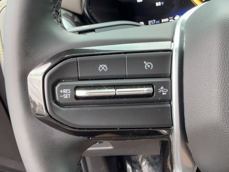 Chevrolet Colorado Vehicle Image 17