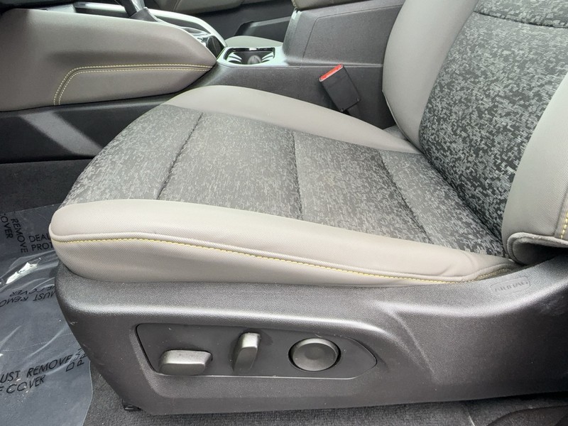Chevrolet Colorado Vehicle Image 24