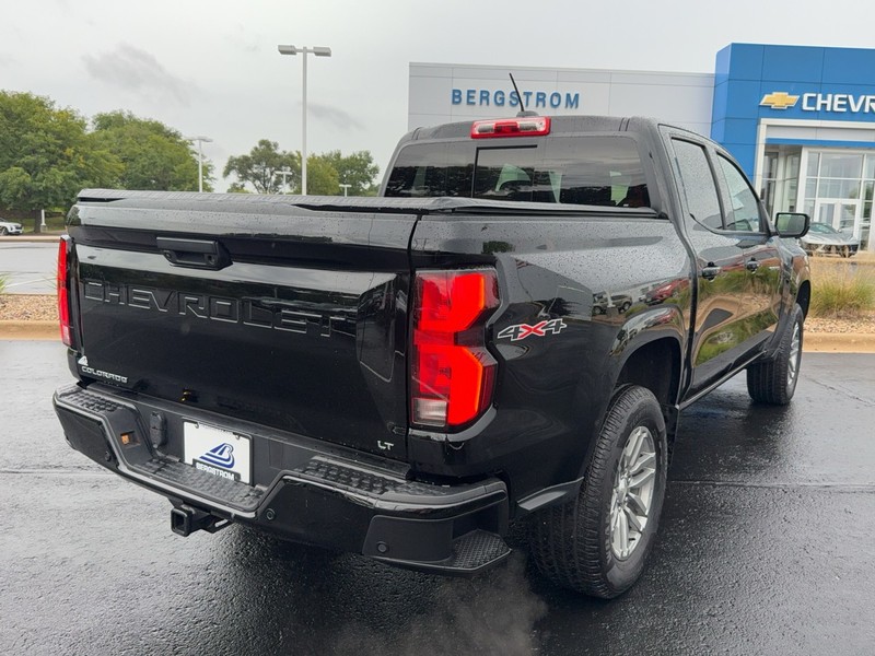 Chevrolet Colorado Vehicle Image 03