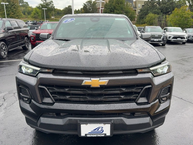 Chevrolet Colorado Vehicle Image 09
