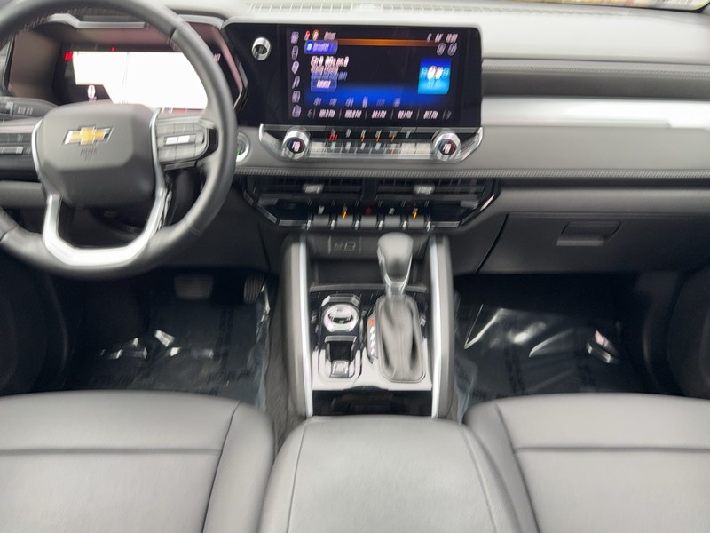 Chevrolet Colorado Vehicle Image 11