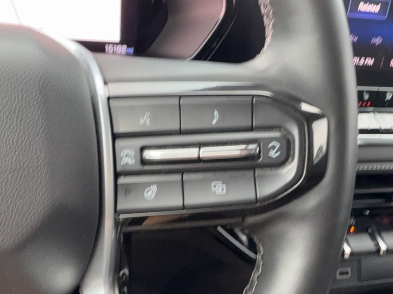 Chevrolet Colorado Vehicle Image 17