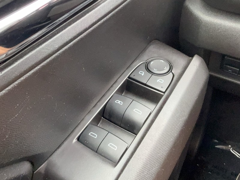 Chevrolet Colorado Vehicle Image 22