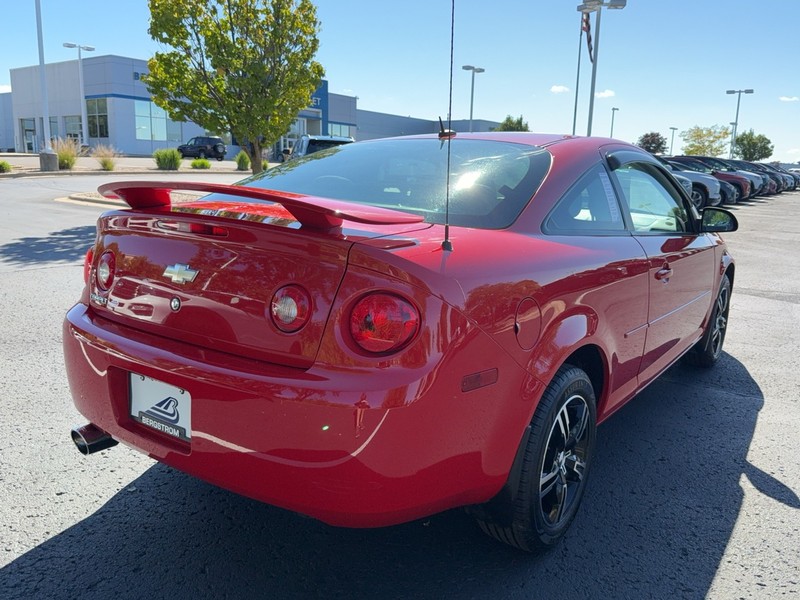 Chevrolet Cobalt Vehicle Image 03