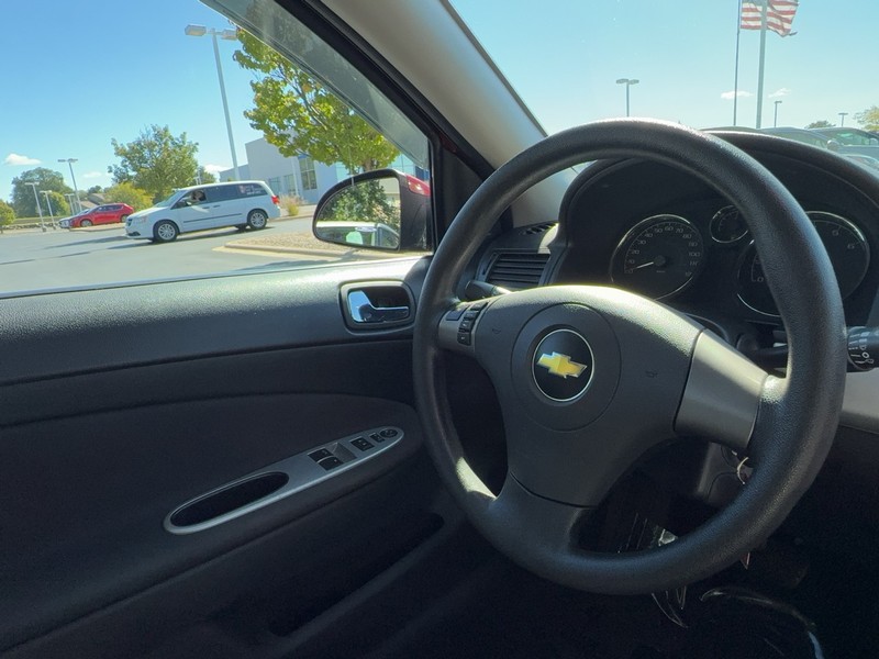 Chevrolet Cobalt Vehicle Image 14