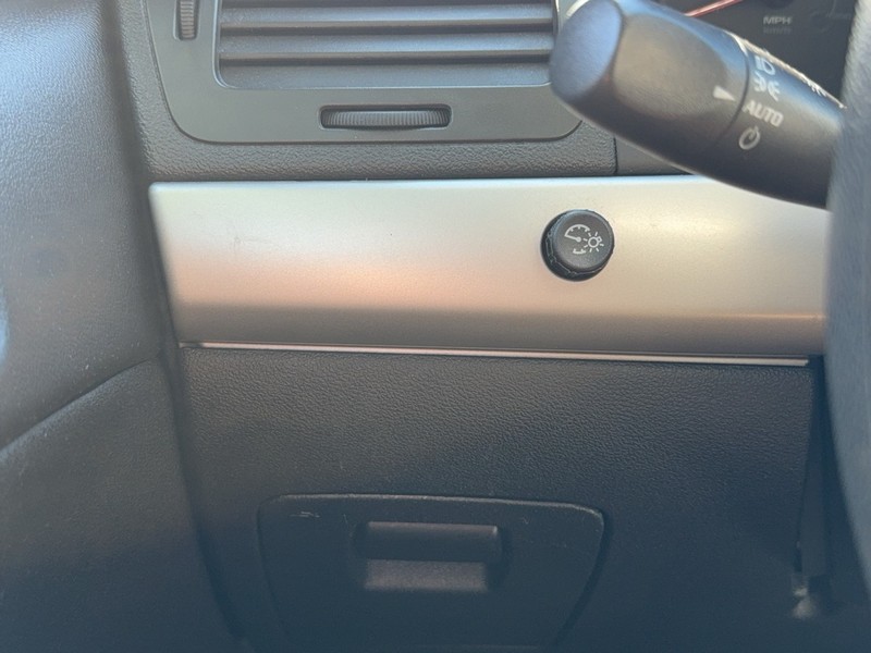 Chevrolet Cobalt Vehicle Image 20