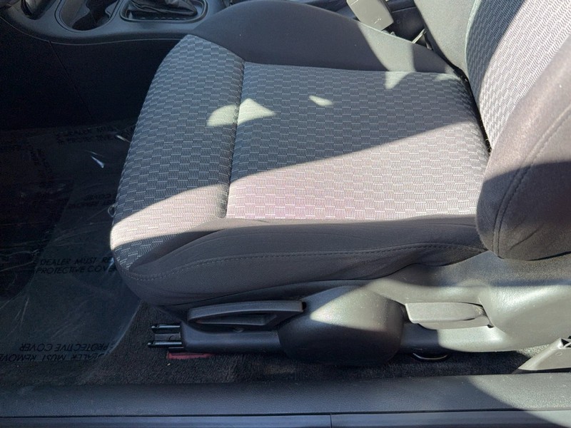Chevrolet Cobalt Vehicle Image 22