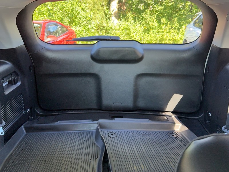Ford Explorer Vehicle Image 10