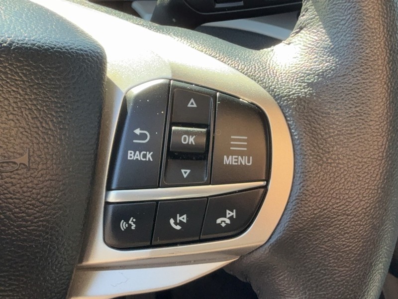 Ford Explorer Vehicle Image 18