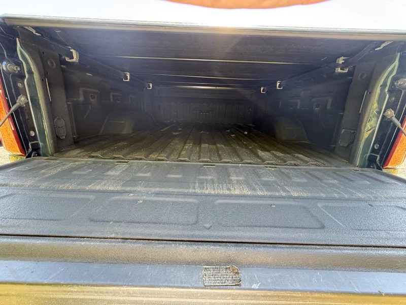 Chevrolet Silverado 2500HD Vehicle Image 05