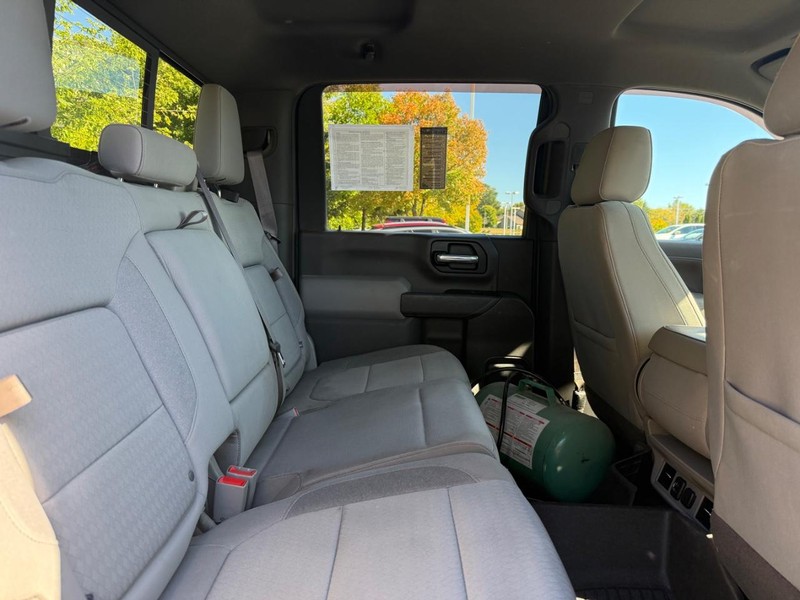 Chevrolet Silverado 2500HD Vehicle Image 10