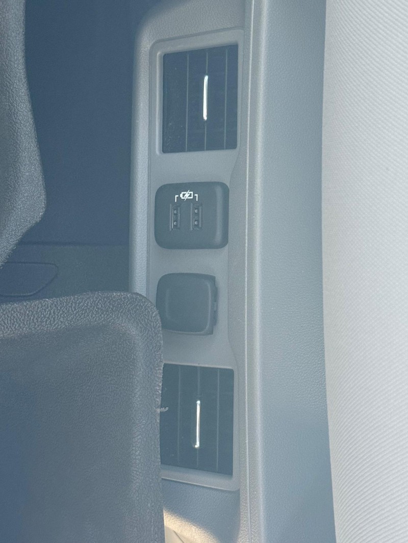 Chevrolet Silverado 2500HD Vehicle Image 11