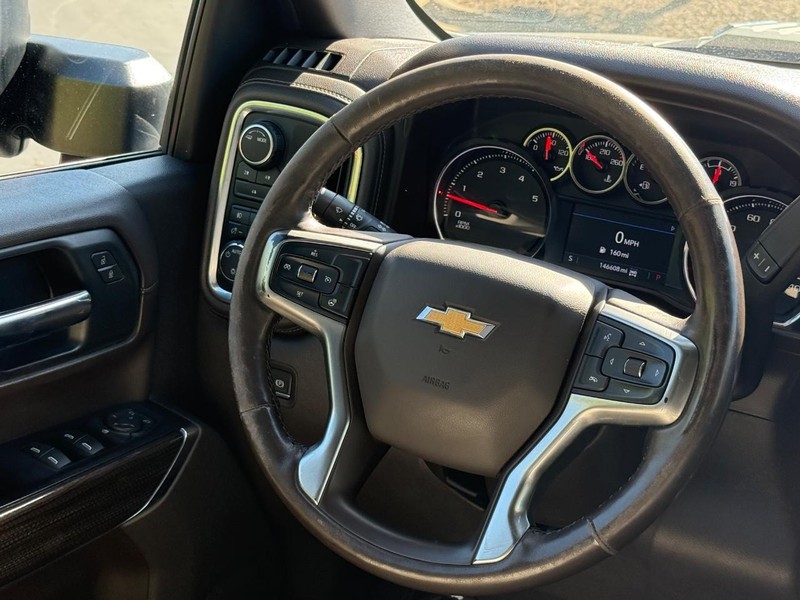 Chevrolet Silverado 2500HD Vehicle Image 14
