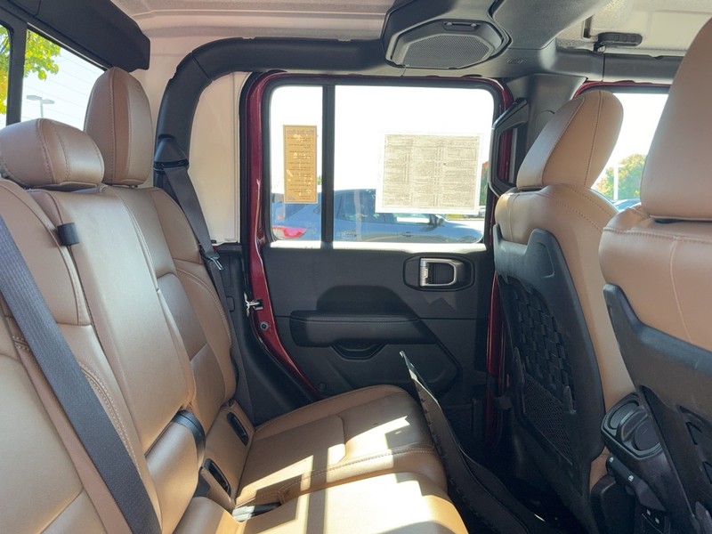 Jeep Gladiator Vehicle Image 10
